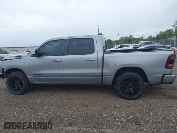 2020 Ram 1500 Lone Star z VIN 1C6SRFFT5LN184997, wystawiony jako IAAI lot #42310591 z przebiegiem 81 155 mil mil oraz . Historia ofert i sprzedaży dostępna na DreamBid. Obrazek 14.