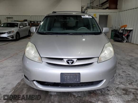 2006 Toyota Sienna XLE z VIN 5TDZA22C26S480054, wystawiony jako Copart lot #82461025 z przebiegiem 251 291 mil mil oraz Czysty tytuł • Clean title. Historia ofert i sprzedaży dostępna na DreamBid. Obrazek 5.