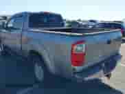 2004 Toyota Tundra SR5 z VIN 5TBDT44154S461290, wystawiony jako IAAI lot #43278955 z przebiegiem 200 462 mil mil oraz . Historia ofert i sprzedaży dostępna na DreamBid. Obrazek 3.