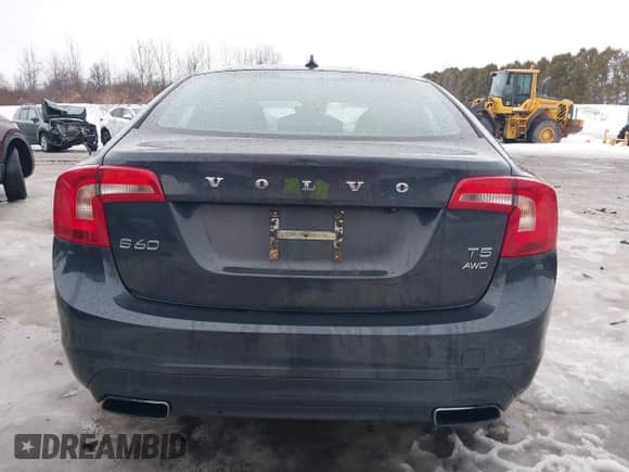 2015 Volvo S60 T5 Premier с VIN YV1612TK3F1359338, выставлен на аукционе IAAI как лот 41645209 с пробегом 106 822 миль миль и . История ставок и продаж доступна на DreamBid. Изображение 16.