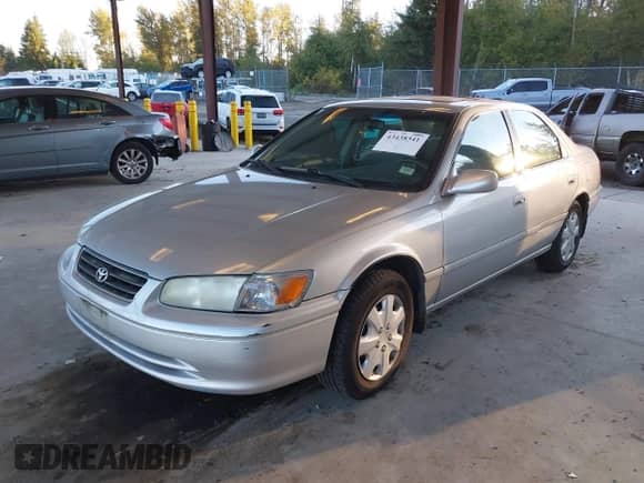 2001 Toyota Camry LE with VIN 4T1BG22KX1U847290, listed as a IAAI auction lot 43438341 with 186,987 mi miles and . Bid and sale history available at DreamBid. Image 17.