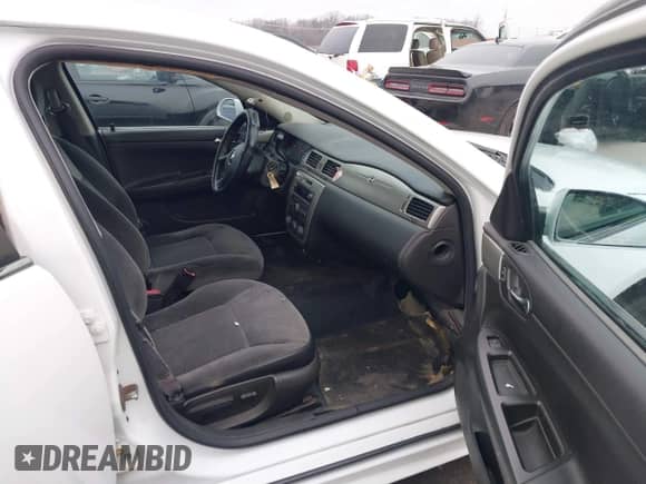 2013 Chevrolet Impala Police with VIN 2G1WD5E35D1222227, listed as a IAAI auction lot 41163786 with 176,742 mi miles and . Bid and sale history available at DreamBid. Image 5.