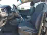 2018 Kia Sorento LX z VIN 5XYPG4A38JG396068, wystawiony jako Copart lot #70809795 z przebiegiem 88 765 mil mil oraz Szkoda całkowita • Salvage title. Historia ofert i sprzedaży dostępna na DreamBid. Obrazek 7.