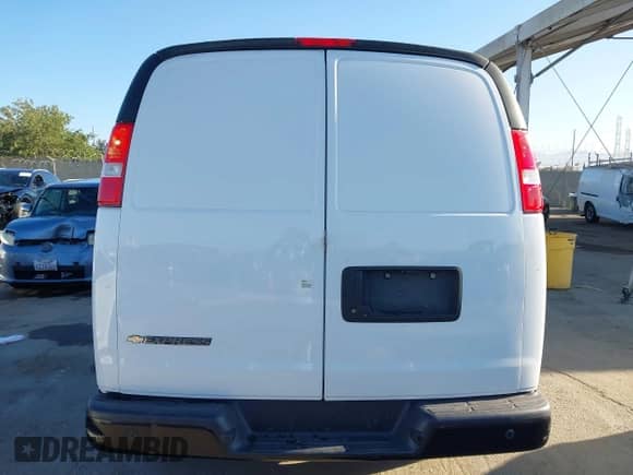 2018 Chevrolet Express Cargo с VIN 1GCWGAFP0J1287769, выставлен на аукционе IAAI как лот 42814645 с пробегом 152 506 миль миль и . История ставок и продаж доступна на DreamBid. Изображение 16.