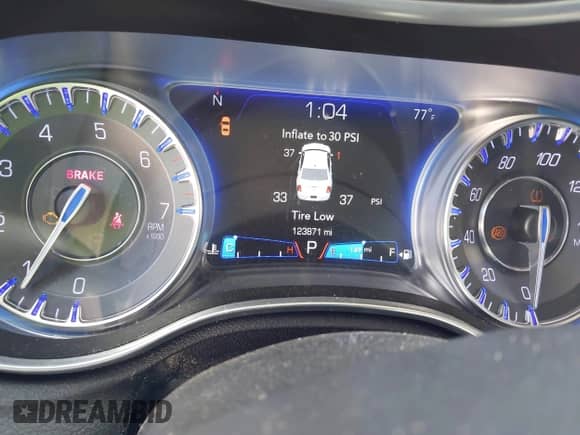 2016 Chrysler 300 C с VIN 2C3CCAEG2GH151609, выставлен на аукционе IAAI как лот 43354392 с пробегом 123 871 миль миль и . История ставок и продаж доступна на DreamBid. Изображение 7.