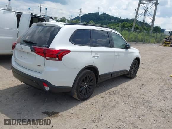 2020 Mitsubishi Outlander ES с VIN JA4AZ3A35LZ045983, выставлен на аукционе IAAI как лот 42705227 с пробегом 29 миль миль и . История ставок и продаж доступна на DreamBid. Изображение 4.