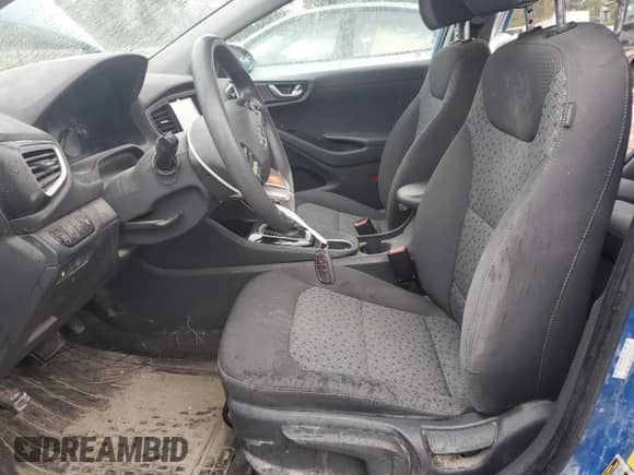 2017 Hyundai Ioniq Blue z VIN KMHC65LC2HU023200, wystawiony jako Copart lot #50468704 z przebiegiem 85 329 mil mil oraz . Historia ofert i sprzedaży dostępna na DreamBid. Obrazek 7.