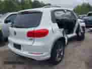 2017 Volkswagen Tiguan Sport с VIN WVGUV7AX3HK029964, выставлен на аукционе IAAI как лот 42038231 с пробегом 47 473 миль миль и . История ставок и продаж доступна на DreamBid. Изображение 4.