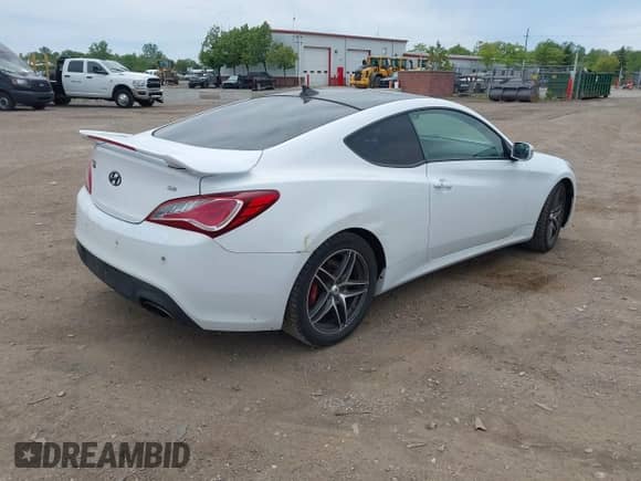 2014 Hyundai Genesis Coupe Ultimate с VIN KMHHU6KJ6EU113561, выставлен на аукционе IAAI как лот 42365420 с пробегом 116 774 миль миль и . История ставок и продаж доступна на DreamBid. Изображение 4.
