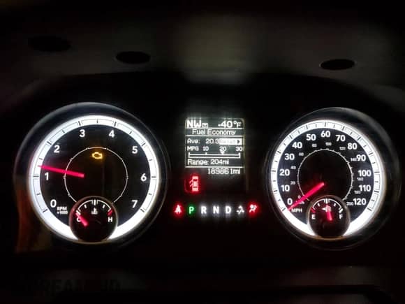 2014 Ram 1500 Big Horn z VIN 1C6RR7LG1ES120519, wystawiony jako Copart lot #71223845 z przebiegiem 189 861 mil mil oraz Szkoda całkowita • Salvage title. Historia ofert i sprzedaży dostępna na DreamBid. Obrazek 9.