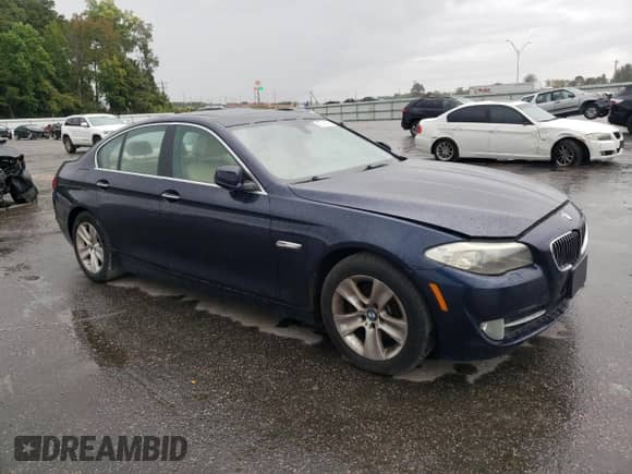2013 BMW 5 Series 528i xDrive с VIN WBAXH5C53DD111939, выставлен на аукционе Copart как лот 85724075 с пробегом 131 109 миль миль и Чистый • Clean title. История ставок и продаж доступна на DreamBid. Изображение 4.