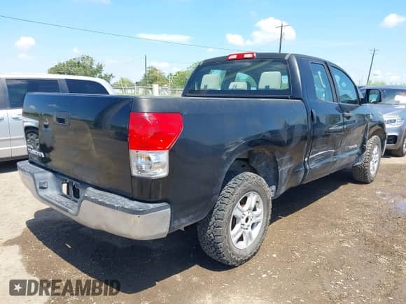 2008 Toyota Tundra z VIN 5TFRT54188X026945, wystawiony jako IAAI lot #43055099 z przebiegiem 185 651 mil mil oraz . Historia ofert i sprzedaży dostępna na DreamBid. Obrazek 4.