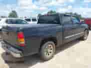 2006 GMC Sierra 1500 SL z VIN 2GTEC13V961297714, wystawiony jako IAAI lot #42718174 z przebiegiem 239 103 mil mil oraz . Historia ofert i sprzedaży dostępna na DreamBid. Obrazek 4.