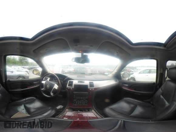 2007 Cadillac Escalade EXT with VIN 3GYFK62877G269333, listed as a IAAI auction lot 42526452 with 236,320 mi miles and . Bid and sale history available at DreamBid. Image 21.