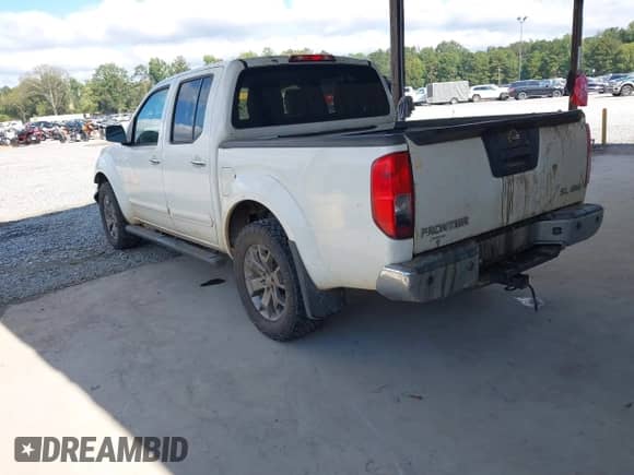 2015 Nissan Frontier SL z VIN 1N6AD0EV8FN748095, wystawiony jako IAAI lot #43320483 z przebiegiem 187 141 mil mil oraz . Historia ofert i sprzedaży dostępna na DreamBid. Obrazek 3.