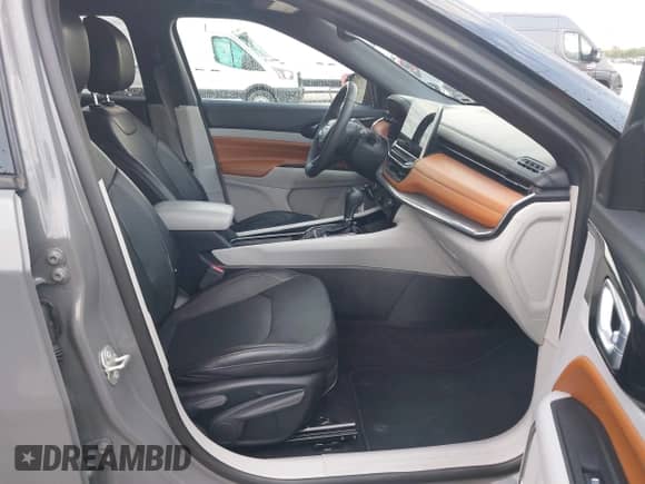 2023 Jeep Compass Limited with VIN 3C4NJDCN2PT565574, listed as a IAAI auction lot 43503801 with 54,953 mi miles and . Bid and sale history available at DreamBid. Image 5.
