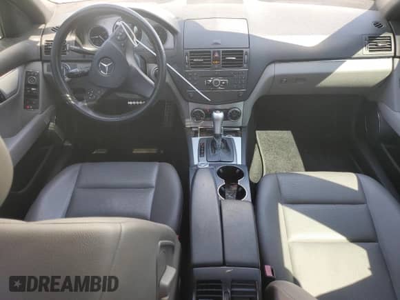 2008 Mercedes-Benz C 300 Sport с VIN WDDGF54XX8R018083, выставлен на аукционе Copart как лот 70316795 с пробегом 121 347 миль миль и Чистый • Clean title. История ставок и продаж доступна на DreamBid. Изображение 8.