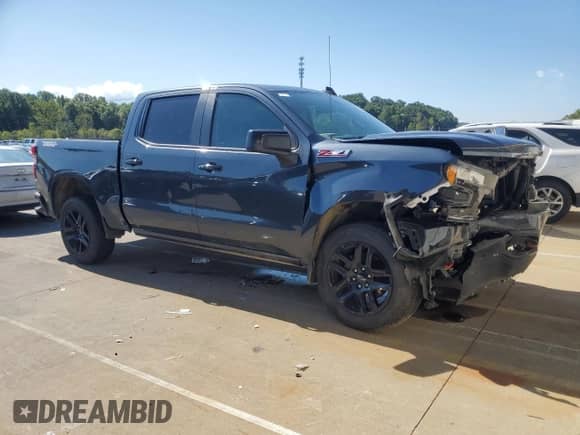2021 Chevrolet Silverado 1500 LT Trail Boss with VIN 1GCPYFED3MZ434016, listed as a Copart auction lot 84272385 with 88,990 mi miles and Salvage title. Bid and sale history available at DreamBid. Image 4.