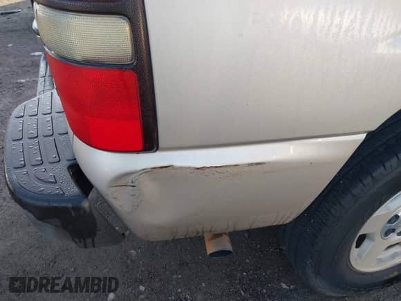 2005 Chevrolet Tahoe LS с VIN 1GNEC13T55R219636, выставлен на аукционе IAAI как лот 41185514 с пробегом 257 459 миль миль и . История ставок и продаж доступна на DreamBid. Изображение 15.