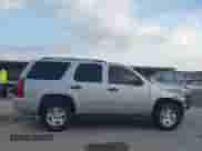 2008 Chevrolet Tahoe LS с VIN 1GNFC13C18R185820, выставлен на аукционе IAAI как лот 42662827 с пробегом 186 500 миль миль и . История ставок и продаж доступна на DreamBid. Изображение 13.