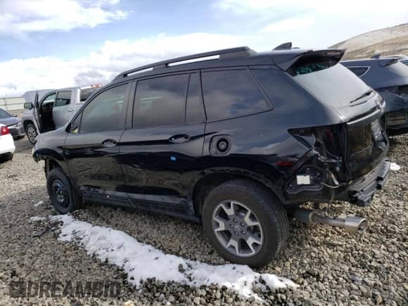 2022 Honda Passport TrailSport with VIN 5FNYF8H62NB030957, listed as a Copart auction lot 50375025 with Not provided miles and Salvage title. Bid and sale history available at DreamBid. Image 2.