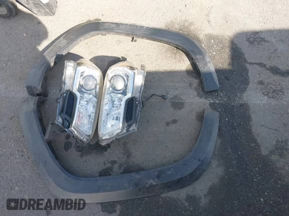 2018 Toyota Tacoma SR5 с VIN 3TMAZ5CN9JM077463, выставлен на аукционе IAAI как лот 41688459 с пробегом 69 886 миль миль и . История ставок и продаж доступна на DreamBid. Изображение 12.