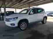 2012 Volkswagen Tiguan S с VIN WVGCV7AX2CW515758, выставлен на аукционе Copart как лот 52456355 с пробегом 179 907 миль миль и Чистый • Clean title. История ставок и продаж доступна на DreamBid. Изображение 1.