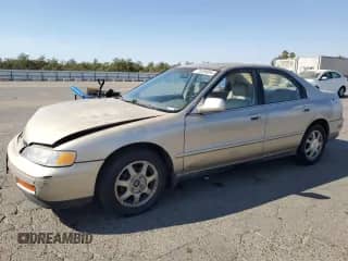 1994 Honda Accord EX с VIN JHMCD5661RC084446, выставлен на аукционе Copart как лот 76359054 с пробегом 211 320 миль миль и Списание • Salvage title. История ставок и продаж доступна на DreamBid. Изображение 1.