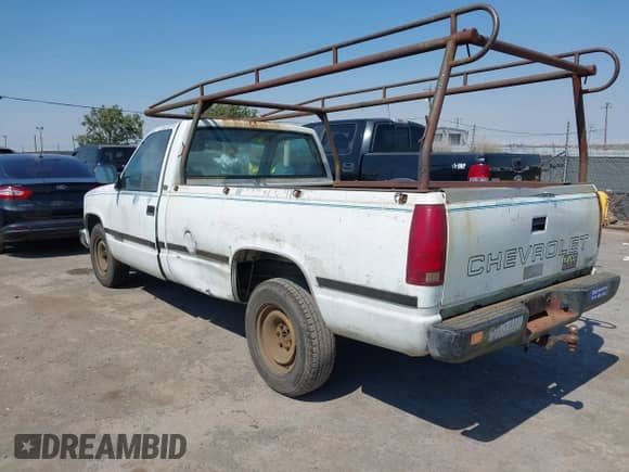 1989 Chevrolet Silverado 2500 with VIN 1GCFC24KXKE149708, listed as a IAAI auction lot 42696840 with 240,237 mi miles and . Bid and sale history available at DreamBid. Image 3.