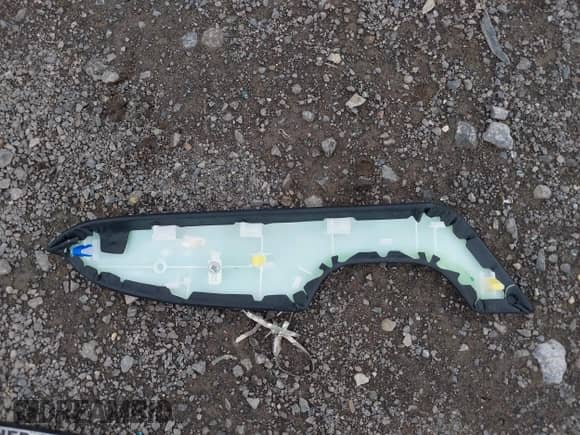 2018 Toyota Prius Plus z VIN JTDKARFP9J3098945, wystawiony jako IAAI lot #42471552 z przebiegiem 164 405 mil mil oraz . Historia ofert i sprzedaży dostępna na DreamBid. Obrazek 12.