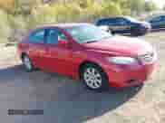 2007 Toyota Camry z VIN 4T1BB46K37U013858, wystawiony jako IAAI lot #43531080 z przebiegiem Nie podano mil oraz . Historia ofert i sprzedaży dostępna na DreamBid. Obrazek 1.