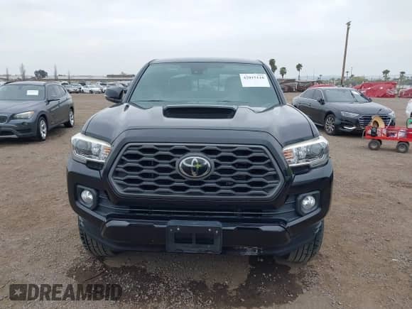 2020 Toyota Tacoma SR5 z VIN 3TMBZ5DN8LM023920, wystawiony jako IAAI lot #42015118 z przebiegiem 46 137 mil mil oraz . Historia ofert i sprzedaży dostępna na DreamBid. Obrazek 13.