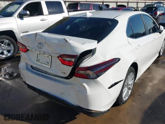 2021 Toyota Camry LE z VIN 4T1C11AKXMU406376, wystawiony jako IAAI lot #43445870 z przebiegiem 28 448 mil mil oraz . Historia ofert i sprzedaży dostępna na DreamBid. Obrazek 21.