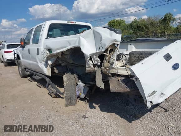 2015 Ford F-250 Lariat z VIN 1FT7W2BT3FEA75447, wystawiony jako IAAI lot #43110193 z przebiegiem 257 098 mil mil oraz . Historia ofert i sprzedaży dostępna na DreamBid. Obrazek 3.