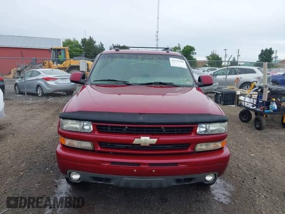2005 Chevrolet Suburban Z71 с VIN 3GNFK16Z85G236552, выставлен на аукционе IAAI как лот 42335590 с пробегом 213 398 миль миль и . История ставок и продаж доступна на DreamBid. Изображение 12.