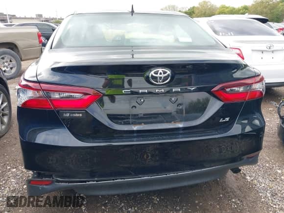 2023 Toyota Camry LE z VIN 4T1R11AK7PU130043, wystawiony jako IAAI lot #43289865 z przebiegiem 24 472 mil mil oraz . Historia ofert i sprzedaży dostępna na DreamBid. Obrazek 17.