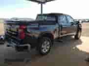 2022 Chevrolet Silverado 1500 LT z VIN 1GCUDDED0NZ584721, wystawiony jako Copart lot #82164045 z przebiegiem 130 146 mil mil oraz Szkoda całkowita • Salvage title. Historia ofert i sprzedaży dostępna na DreamBid. Obrazek 3.