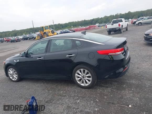 2016 Kia Optima EX with VIN 5XXGU4L38GG045521, listed as a IAAI auction lot 43331308 with 147,004 mi miles and . Bid and sale history available at DreamBid. Image 14.