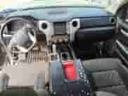 2019 Toyota Tundra SR5 z VIN 5TFDW5F1XKX856218, wystawiony jako Copart lot #86442695 z przebiegiem 65 348 mil mil oraz Czysty tytuł • Clean title. Historia ofert i sprzedaży dostępna na DreamBid. Obrazek 8.