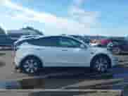 2022 Tesla Model Y Long Range z VIN 7SAYGDEEXNF418006, wystawiony jako IAAI lot #43267037 z przebiegiem 36 028 mil mil oraz . Historia ofert i sprzedaży dostępna na DreamBid. Obrazek 13.