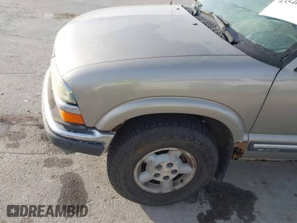 2003 Chevrolet S-10 LS with VIN 1GCDT19X938169809, listed as a IAAI auction lot 43540785 with 244,824 mi miles and . Bid and sale history available at DreamBid. Image 13.