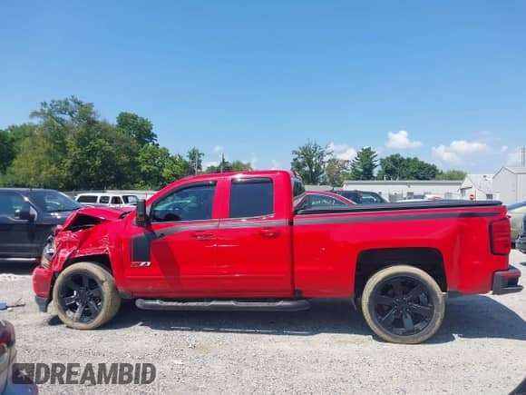 2018 Chevrolet Silverado 1500 LT с VIN 1GCVKREC8JZ341389, выставлен на аукционе IAAI как лот 42996584 с пробегом 121 800 миль миль и . История ставок и продаж доступна на DreamBid. Изображение 15.