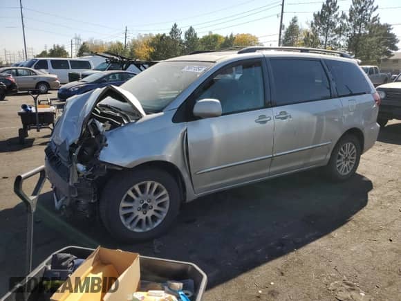2005 Toyota Sienna XLE z VIN 5TDBA22C55S051233, wystawiony jako Copart lot #76511354 z przebiegiem 150 708 mil mil oraz Szkoda całkowita • Salvage title. Historia ofert i sprzedaży dostępna na DreamBid. Obrazek 1.