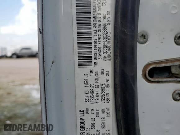 2012 Dodge RAM z VIN 3C63DPHL3CG258044, wystawiony jako Copart lot #64443905 z przebiegiem 196 419 mil mil oraz Szkoda całkowita • Salvage title. Historia ofert i sprzedaży dostępna na DreamBid. Obrazek 13.
