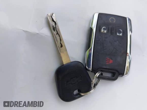 2017 Chevrolet Silverado 2500HD LTZ z VIN 1GC1KWEY9HF147801, wystawiony jako IAAI lot #42299119 z przebiegiem 95 162 mil mil oraz . Historia ofert i sprzedaży dostępna na DreamBid. Obrazek 11.