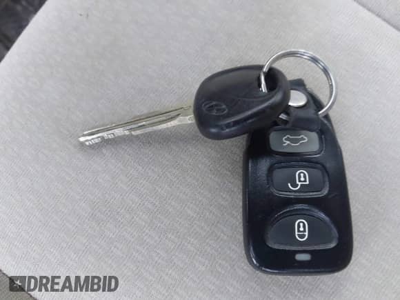 2007 Hyundai Elantra GLS с VIN KMHDU46D87U128587, выставлен на аукционе IAAI как лот 43451379 с пробегом 188 040 миль миль и . История ставок и продаж доступна на DreamBid. Изображение 11.