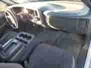 2005 GMC Sierra 1500 SLE with VIN 1GTEC14T65Z204599, listed as a Copart auction lot 42062265 with 208,183 mi miles and Salvage title. Bid and sale history available at DreamBid. Image 8.