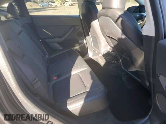 2024 Tesla Model Y с VIN 7SAYGDED5RF008081, выставлен на аукционе Copart как лот 85262545 с пробегом 24 218 миль миль и Списание • Salvage title. История ставок и продаж доступна на DreamBid. Изображение 10.