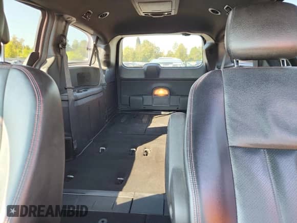 2016 Dodge Grand Caravan R/T с VIN 2C4RDGEG2GR352555, выставлен на аукционе Copart как лот 81802565 с пробегом 240 371 миль миль и Чистый • Clean title. История ставок и продаж доступна на DreamBid. Изображение 10.