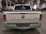 2019 Ram 1500 Express z VIN 1C6RR7KT5KS500926, wystawiony jako IAAI lot #41599373 z przebiegiem 108 928 mil mil oraz . Historia ofert i sprzedaży dostępna na DreamBid. Obrazek 16.